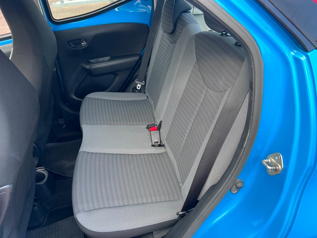 Toyota Aygo Connect 1.0 VVT-i 72 CV 5 porte x-clusiv