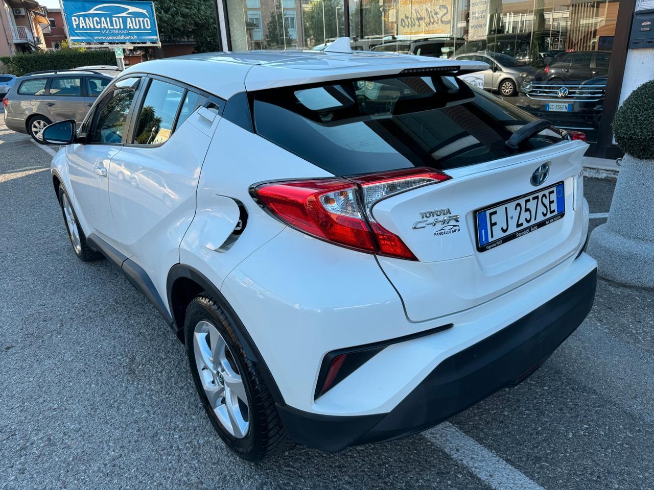 Toyota C-HR 1.8 Hybrid E-CVT Active,RETROCAM,17,DRL,CRUISE,CLIMA