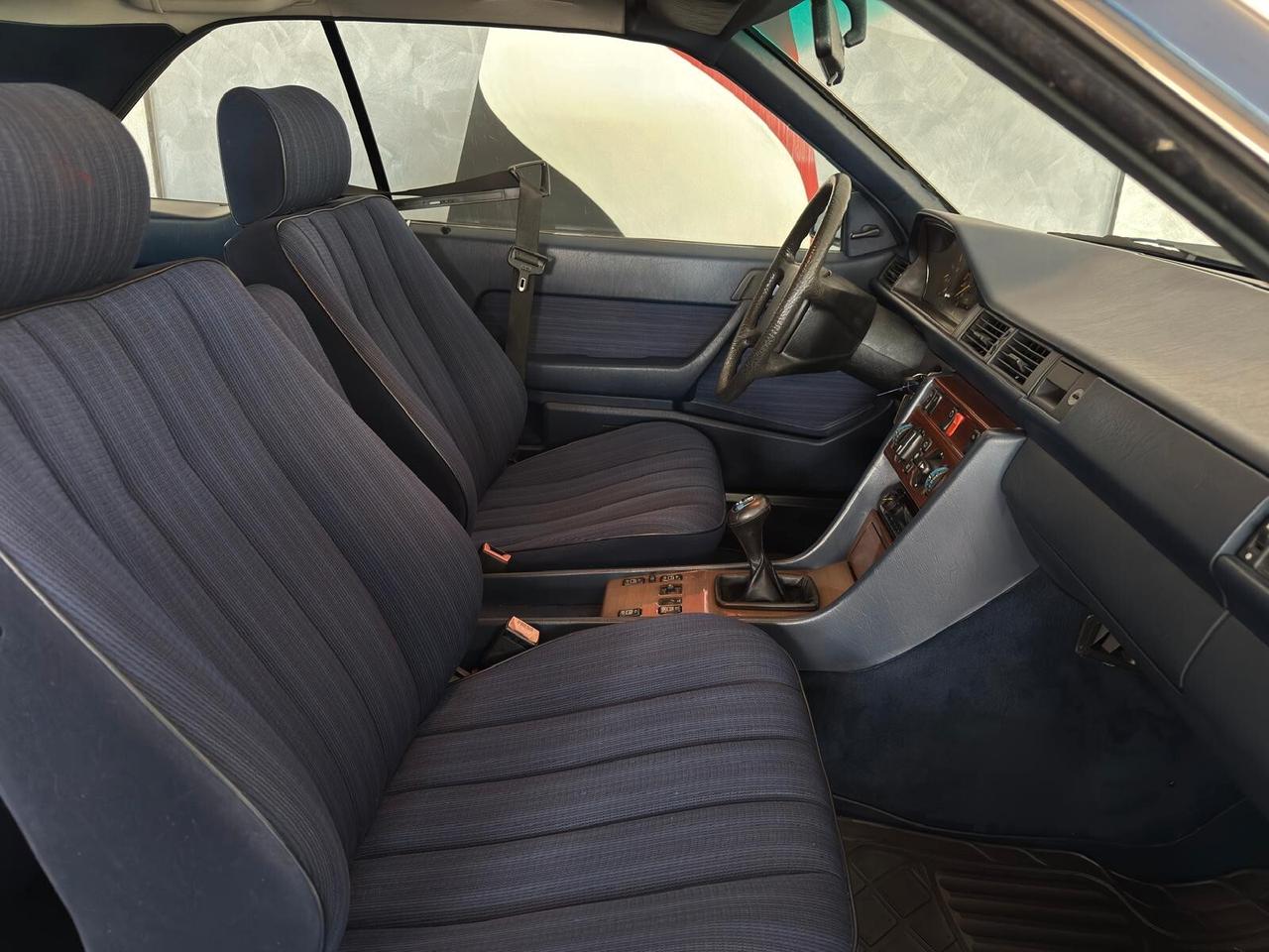 Mercedes E 300 CE Coupe