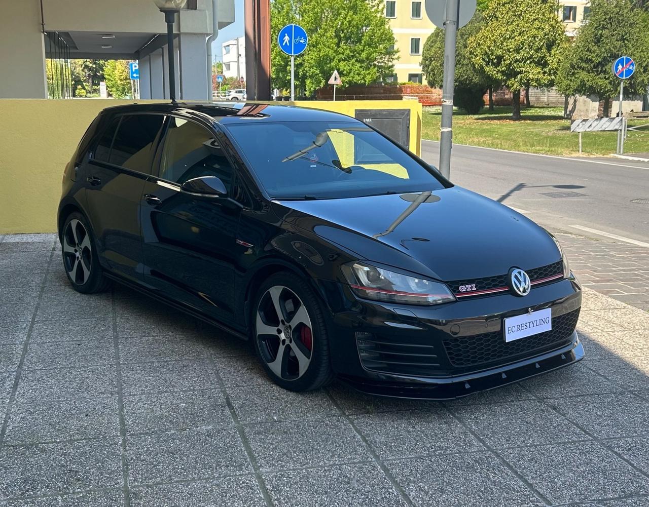 Volkswagen Golf GTI Performance 2.0 230cv