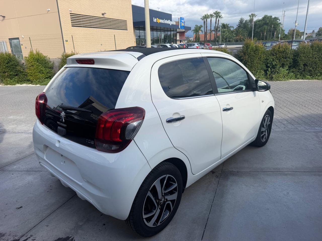 Peugeot 108 1.2 VTi Roland Garros