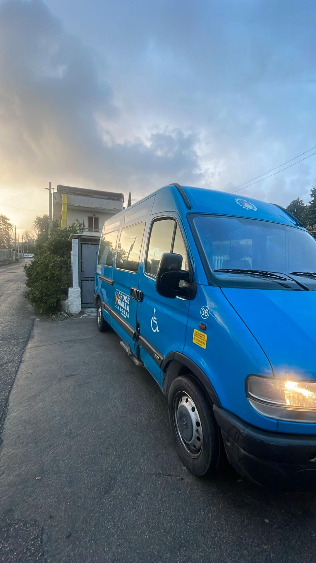 Opel 9 posti con pedana disabili