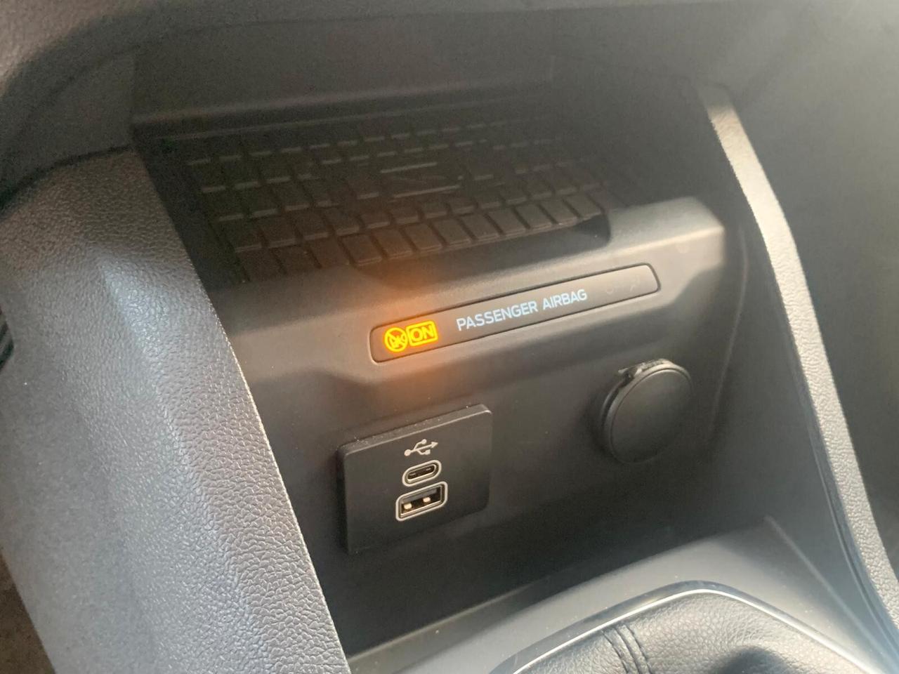 Ford Tourneo Courier 1.0 Active Unicop. 7 a garanzia