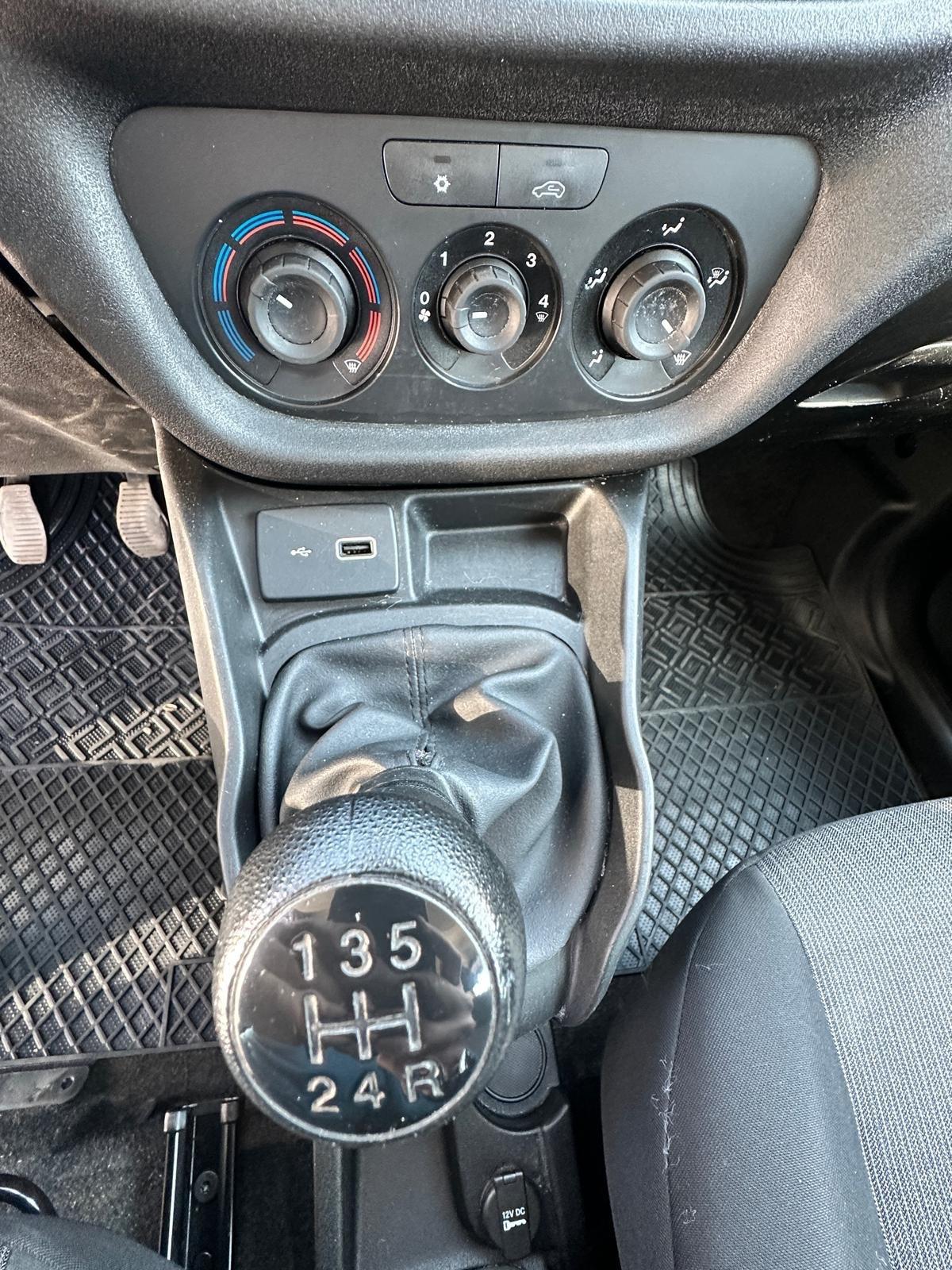 Fiat Doblo Doblò 1.3 MJT Lounge 5 POSTI CLIMA MULTIFUNZIONE BLUETOOTH APPLE CAR PLAY NAVI NEO PATENTATI