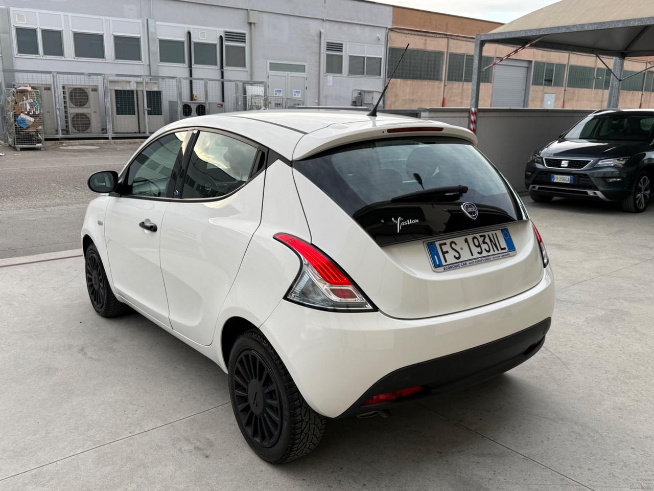 Lancia Ypsilon 1.2 69 CV 5 porte GPL Ecochic Monogram