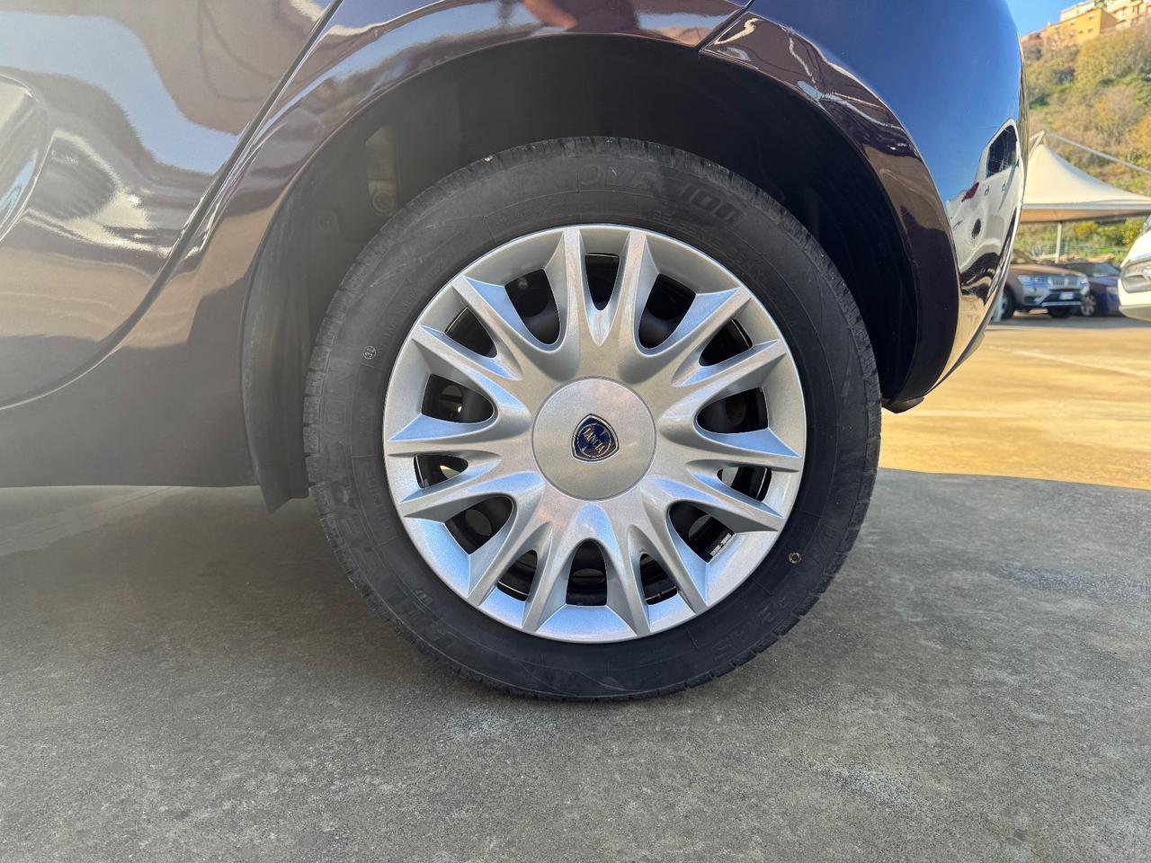 Lancia Ypsilon 1.2 5 porte