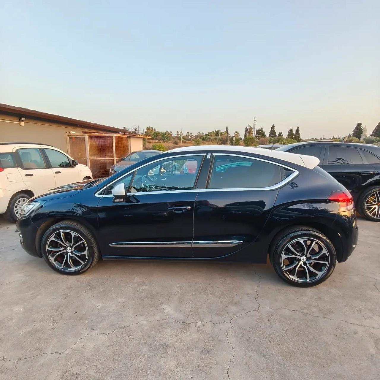DS4 UNICPROPRIETARIO STRAFULL SOLI 106MILA KM