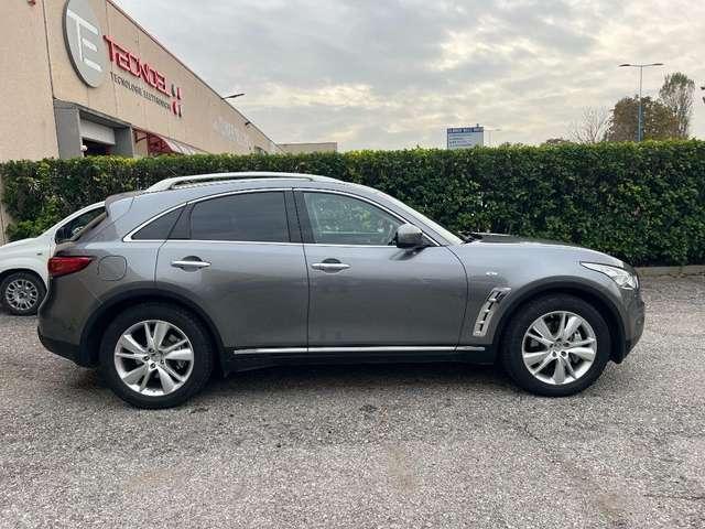 Infiniti QX70 3.0 diesel V6 AT GT Premium