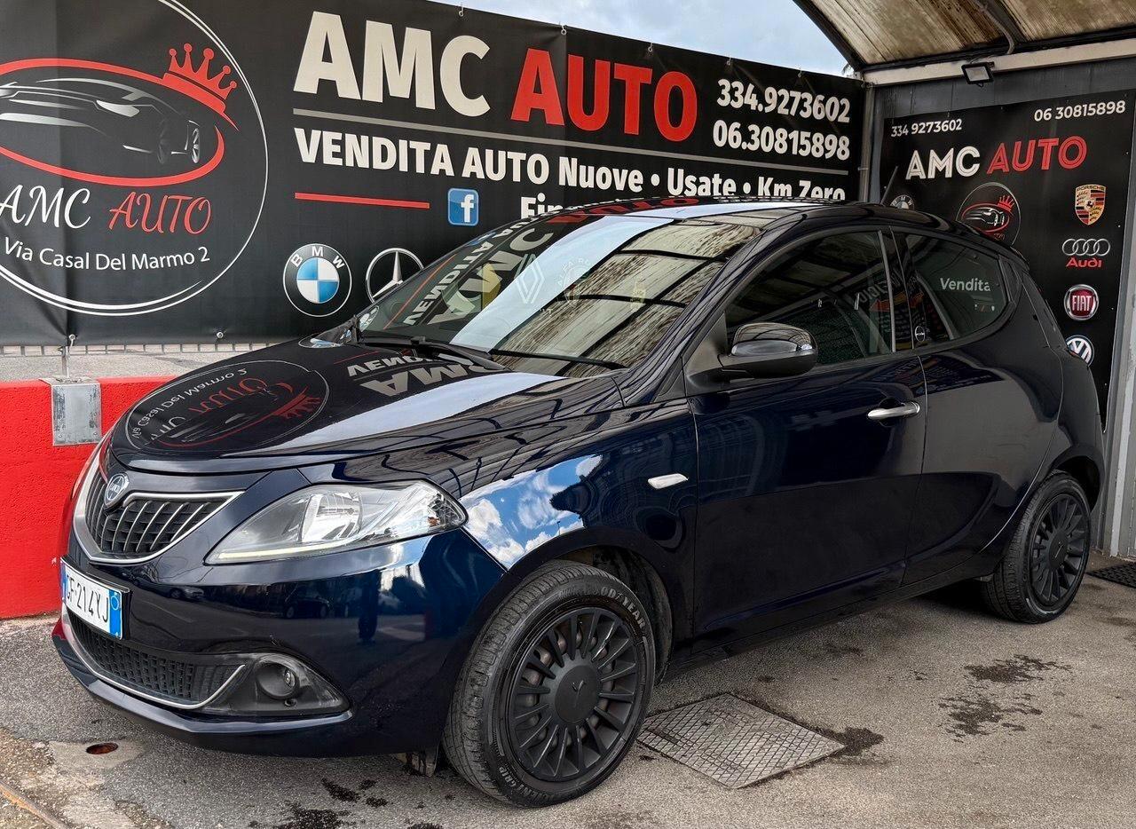 Lancia Ypsilon 1.0 FireFly 5 porte S&S Hybrid Ecochic Silver