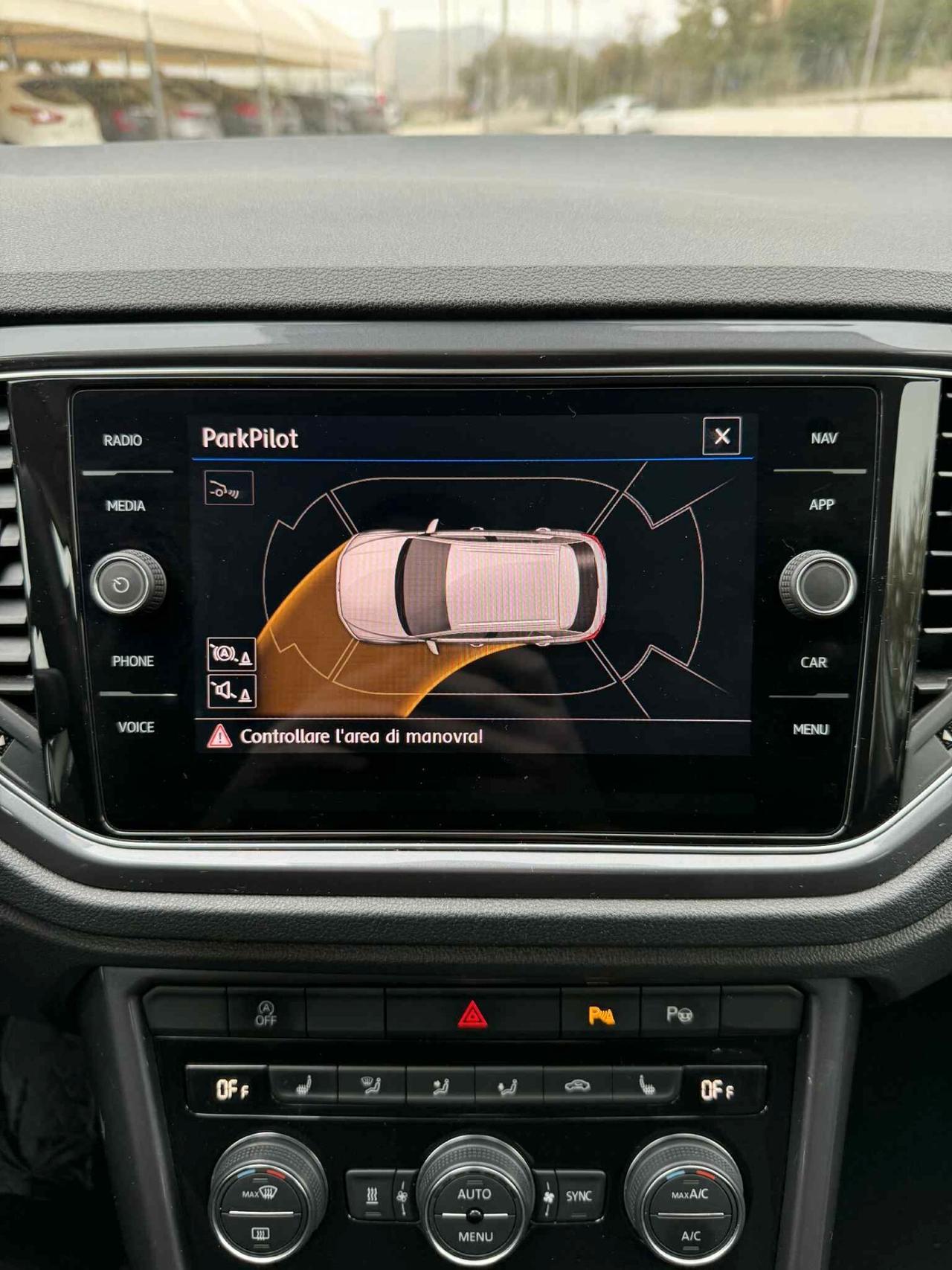 Volkswagen T-Roc 1.6 Style VIRTUAL COCKPIT