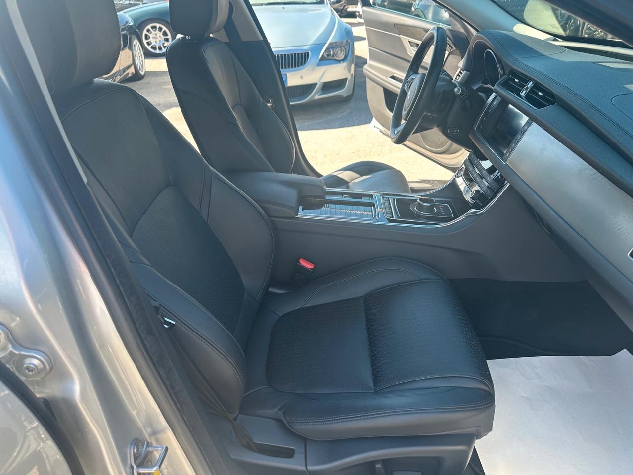 Jaguar XF 2.0 D 180 CV Prestige /NAVI/PELLE/CAMERA/FULL