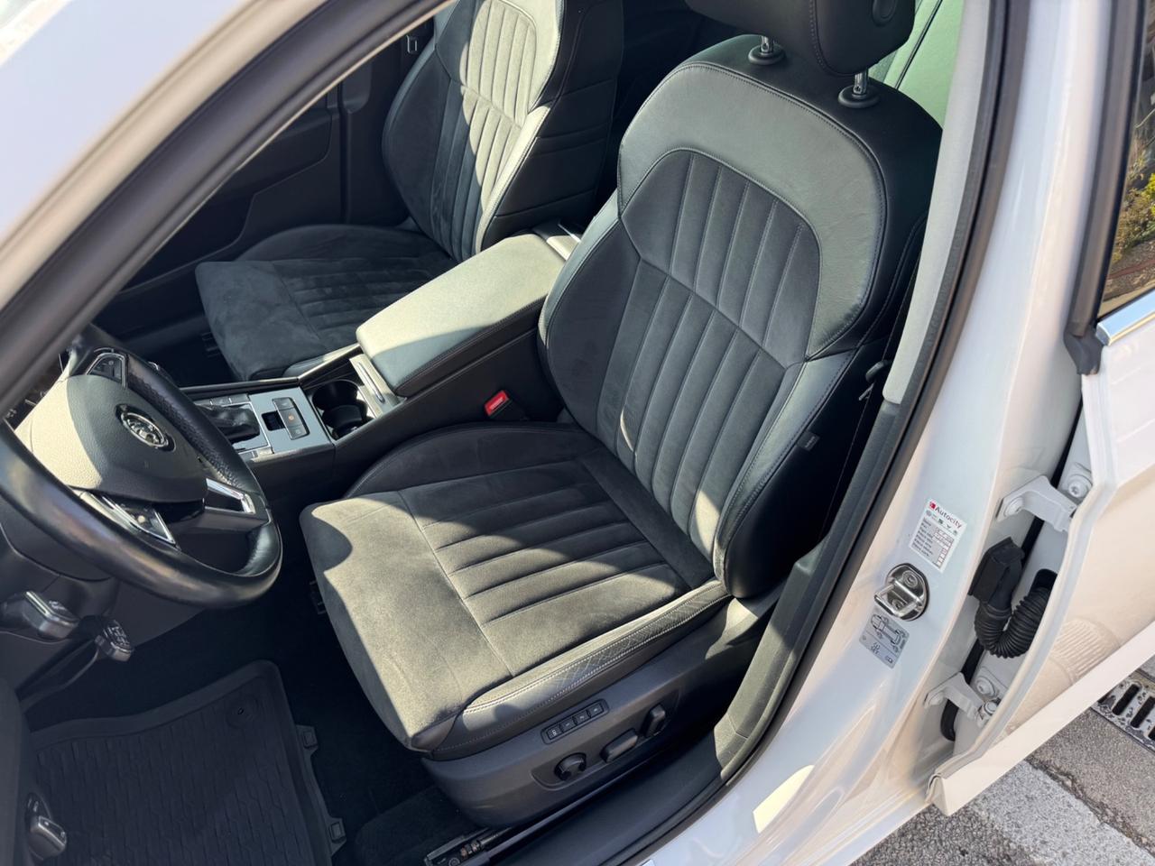 Skoda Superb 2.0 TDI 150 CV SCR DSG Wagon SportLine