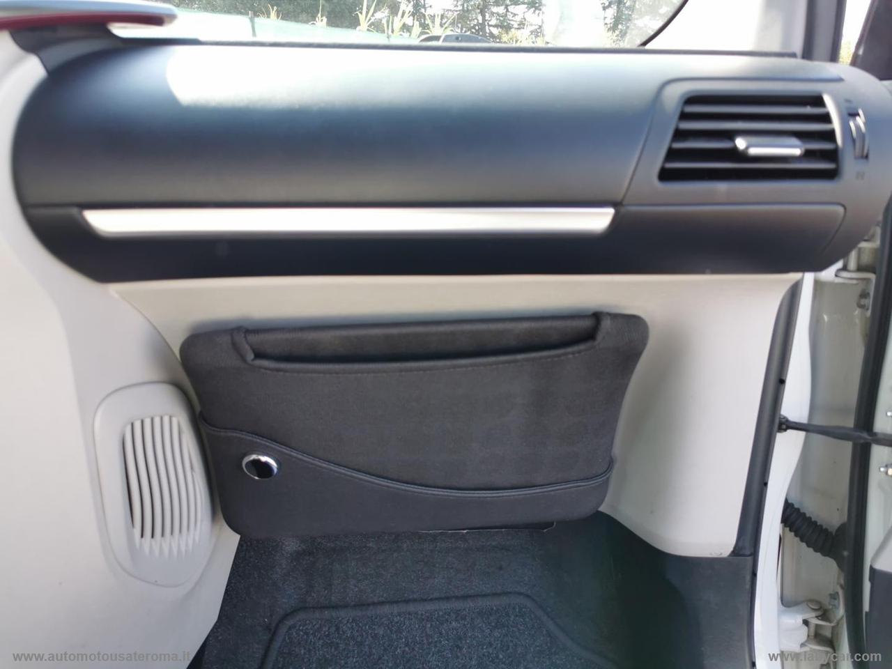 TOYOTA iQ 1.3 CVT Style RATE AUTO MOTO SCOOTER