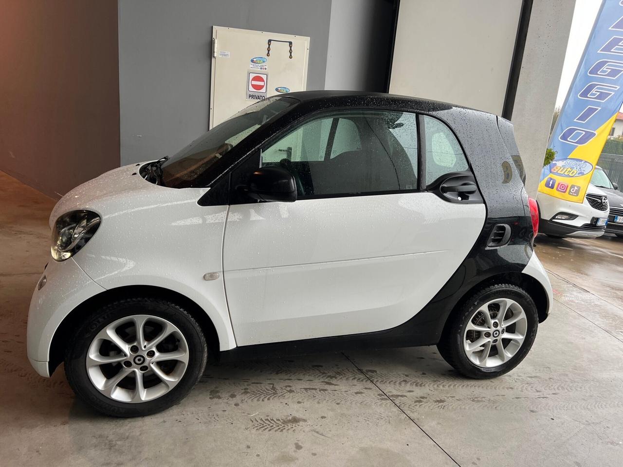Smart ForTwo 70 1.0 twinamic Youngster / ANCHE NEOPATENTATO