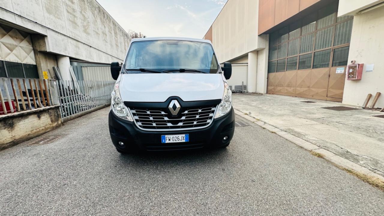 Renault master. Furgone. Euro6