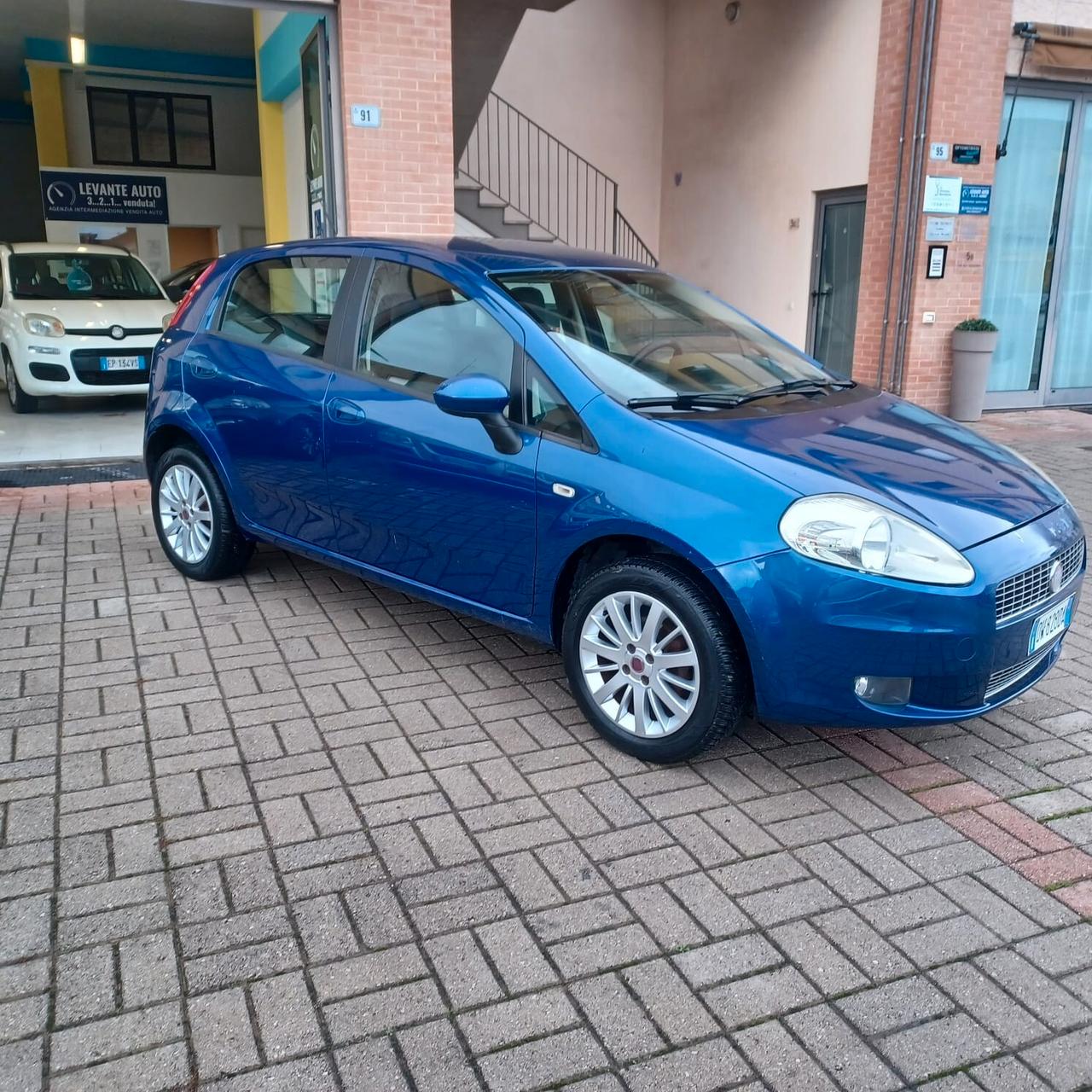NEOPATENTATI G. PUNTO 1.4 BENZINA / METANO DI FABBRICA