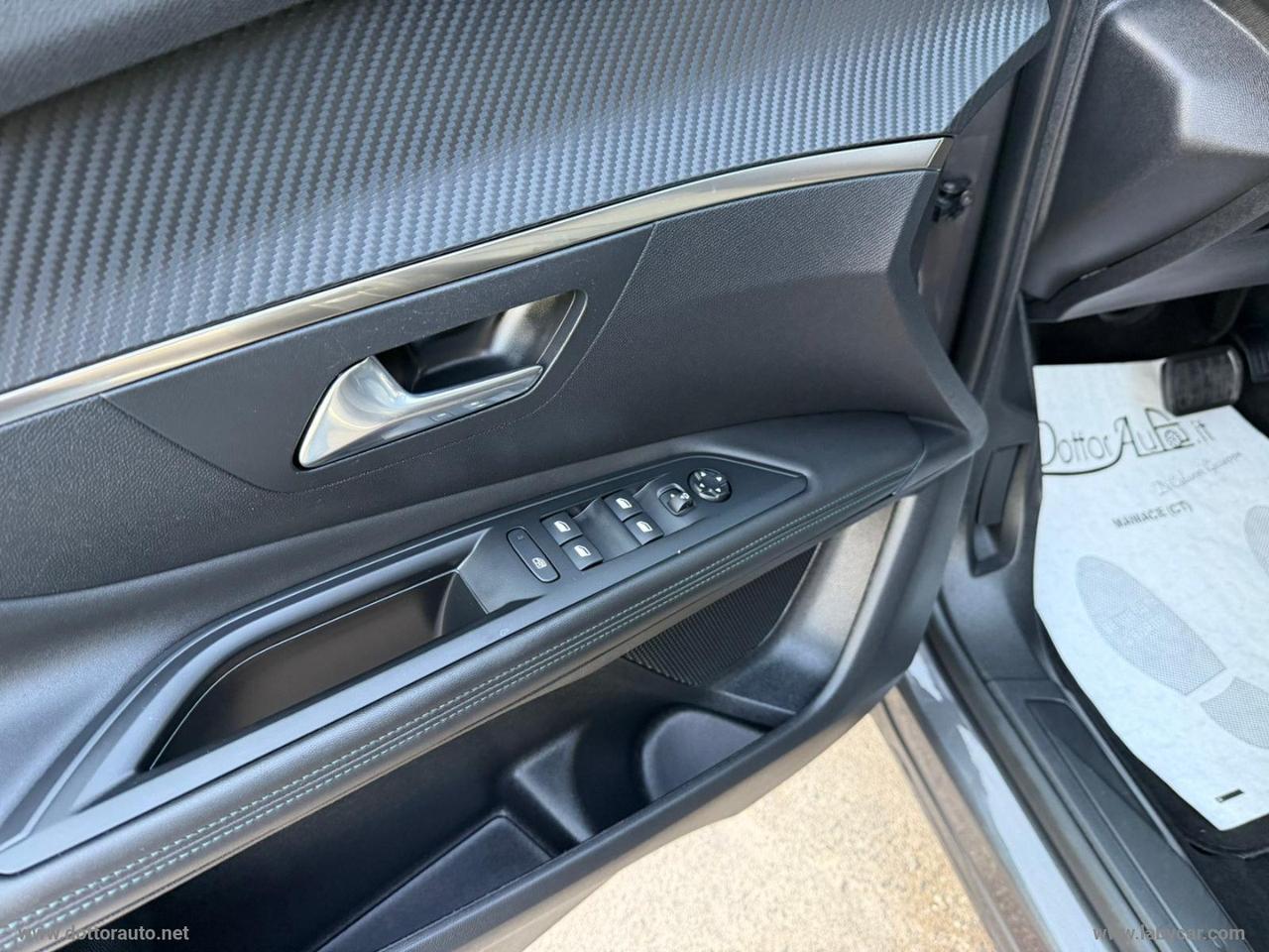 PEUGEOT 3008 BlueHDi 130 S&S EAT8 Allure