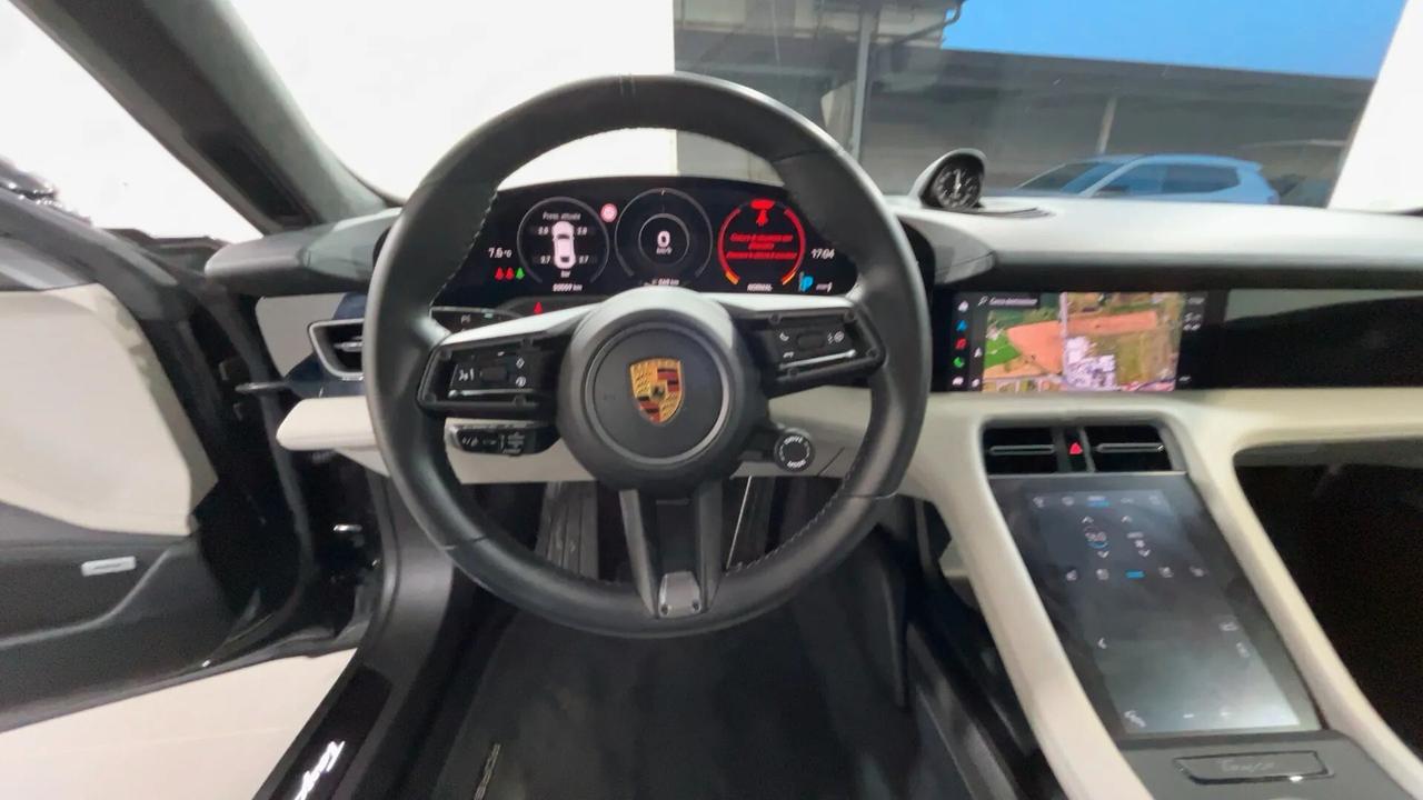 Porsche Taycan Turbo S NESSUN VINCOLO FINANZIARIO