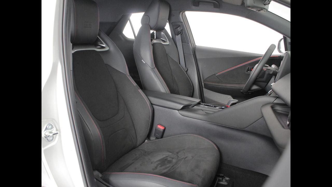 TOYOTA C-HR 2.0 HEV AWD GR SPORT PREM