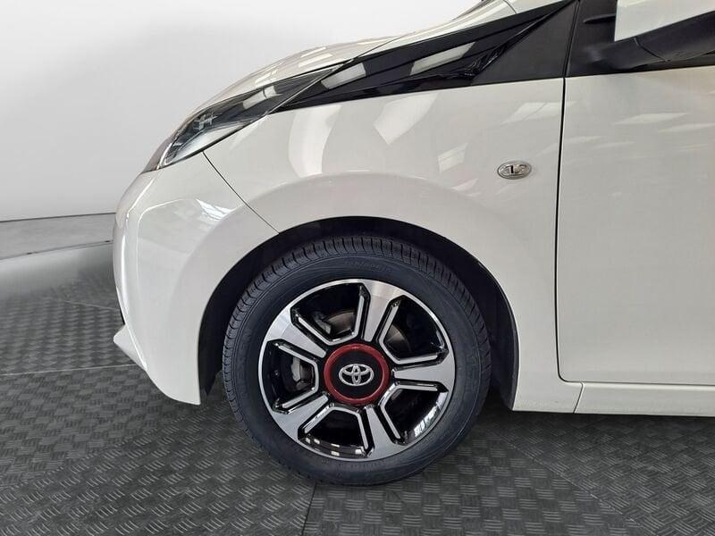 Toyota Aygo 1.0 VVT-i 69 CV 5p. x-wave Bordeaux TSS