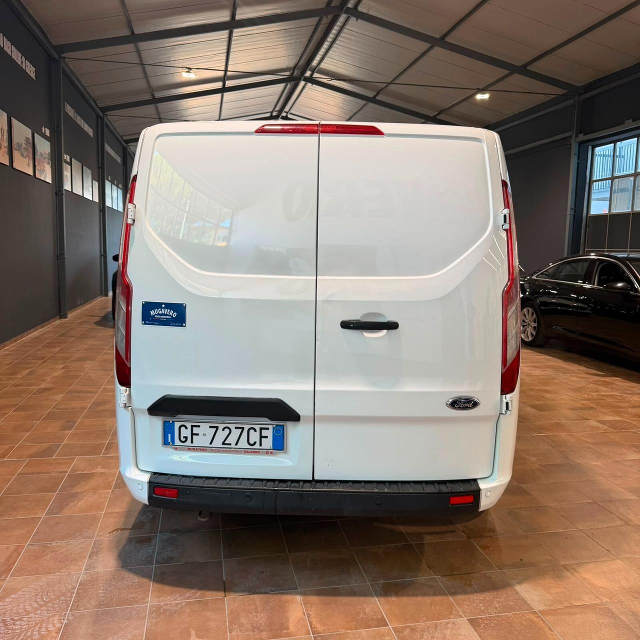 CUSTOM 2.0 L2H1 DOPPIA PORTA LAT