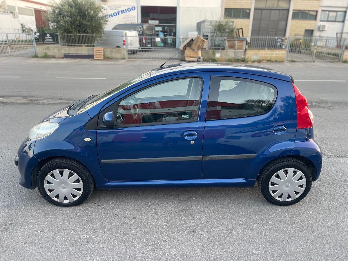 PEUGEOT - 107 - 5p. Sweet Years