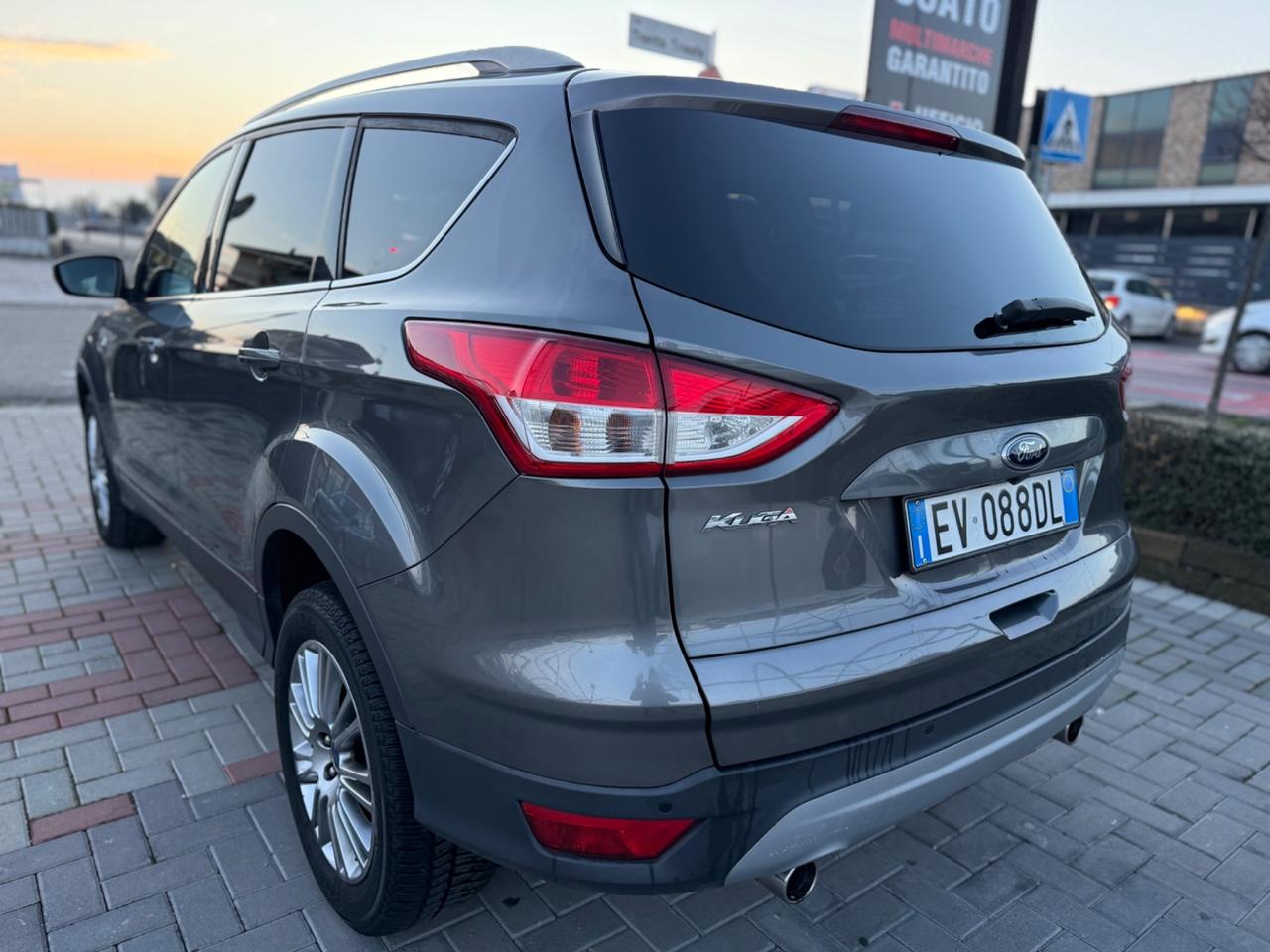 Ford Kuga 2.0 TDCI 140 CV 4WD Titanium