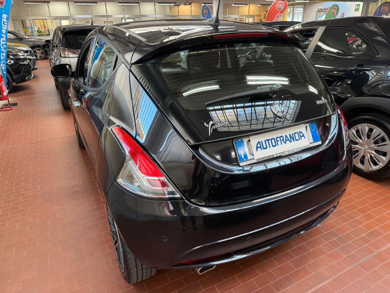 Lancia Ypsilon 1.0 FireFly 5 porte S&S Hybrid Ecochic Gold