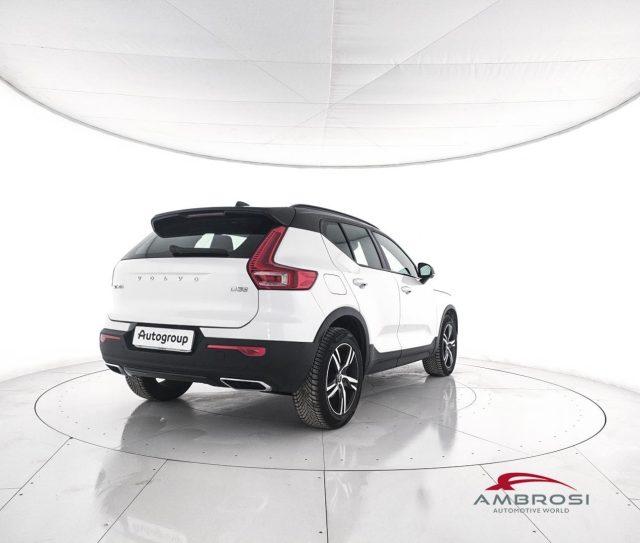 VOLVO XC40 D3 AWD Geartronic R-design - AUTOCARRO N1