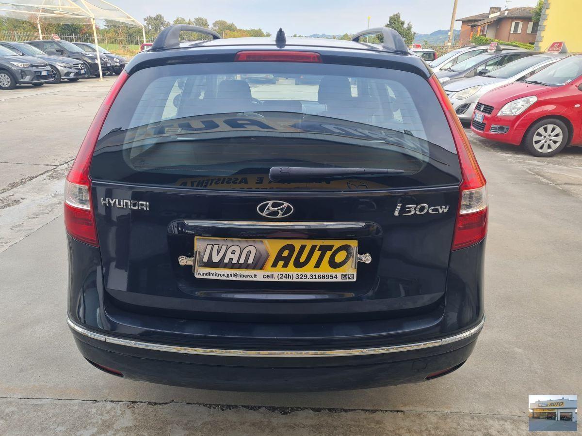 HYUNDAI i30 1.4 Benzina-52.000 Km-Neopatentati