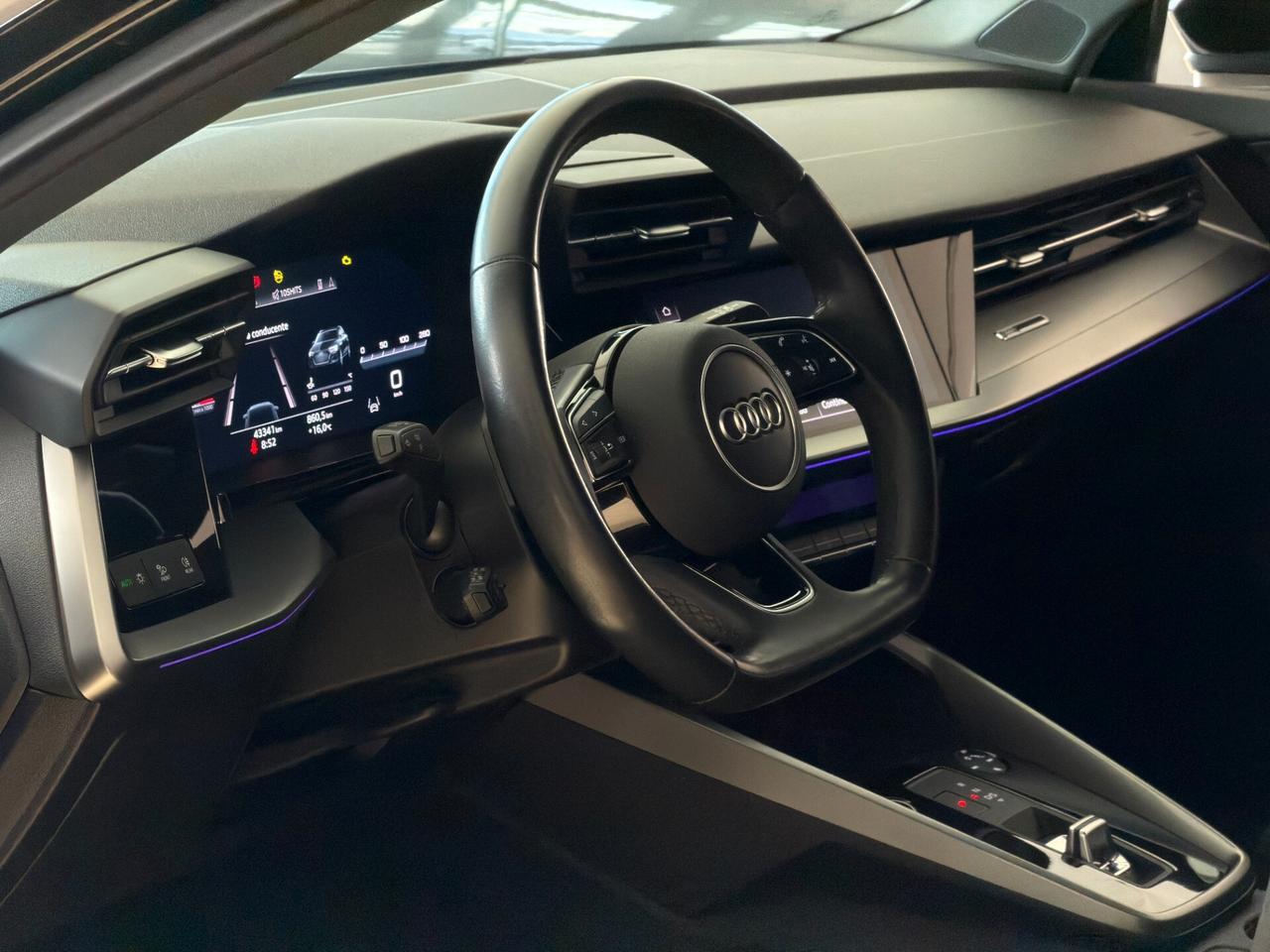 AUDI A3 S-Tronic S-Line 1.0cc 110Cv Automatica