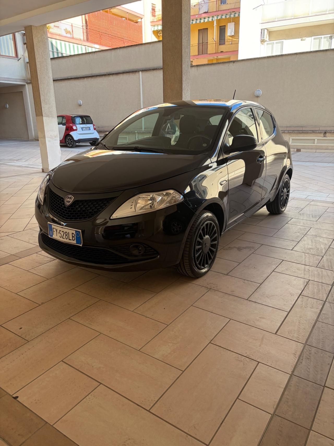 Lancia Ypsilon 1.2 69 CV 5 porte S&S Elefantino Blu