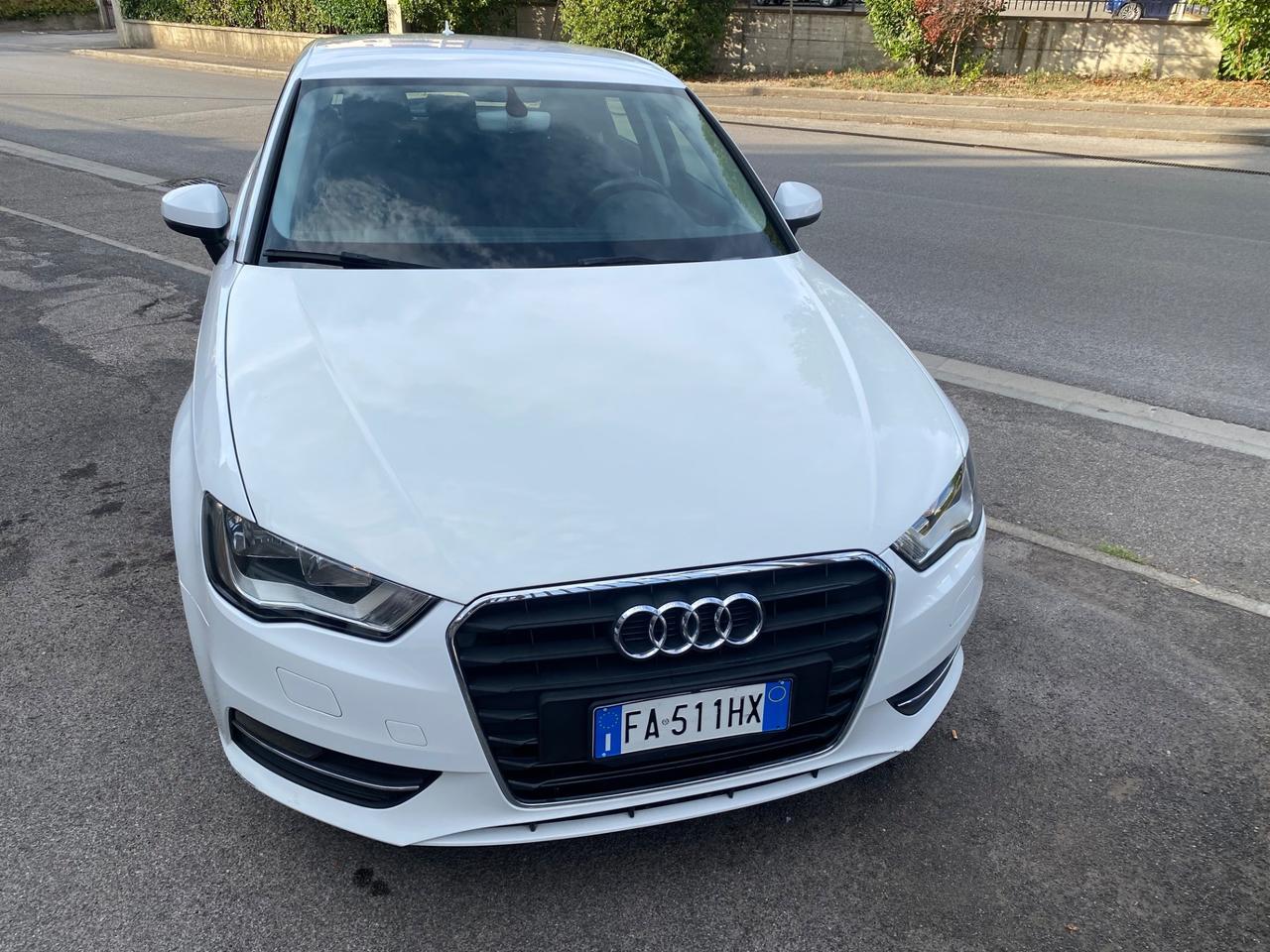 Audi A3 1.6 TDI ultra Attraction euro 6 pk neopatentati