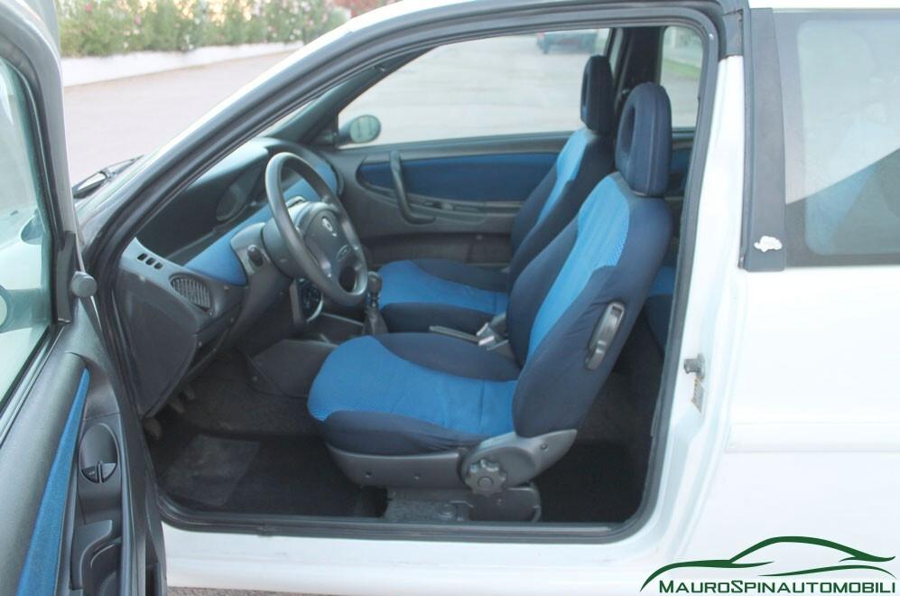 Lancia Ypsilon 1.2 ELEFANTINO BLU NEOPATENTATI