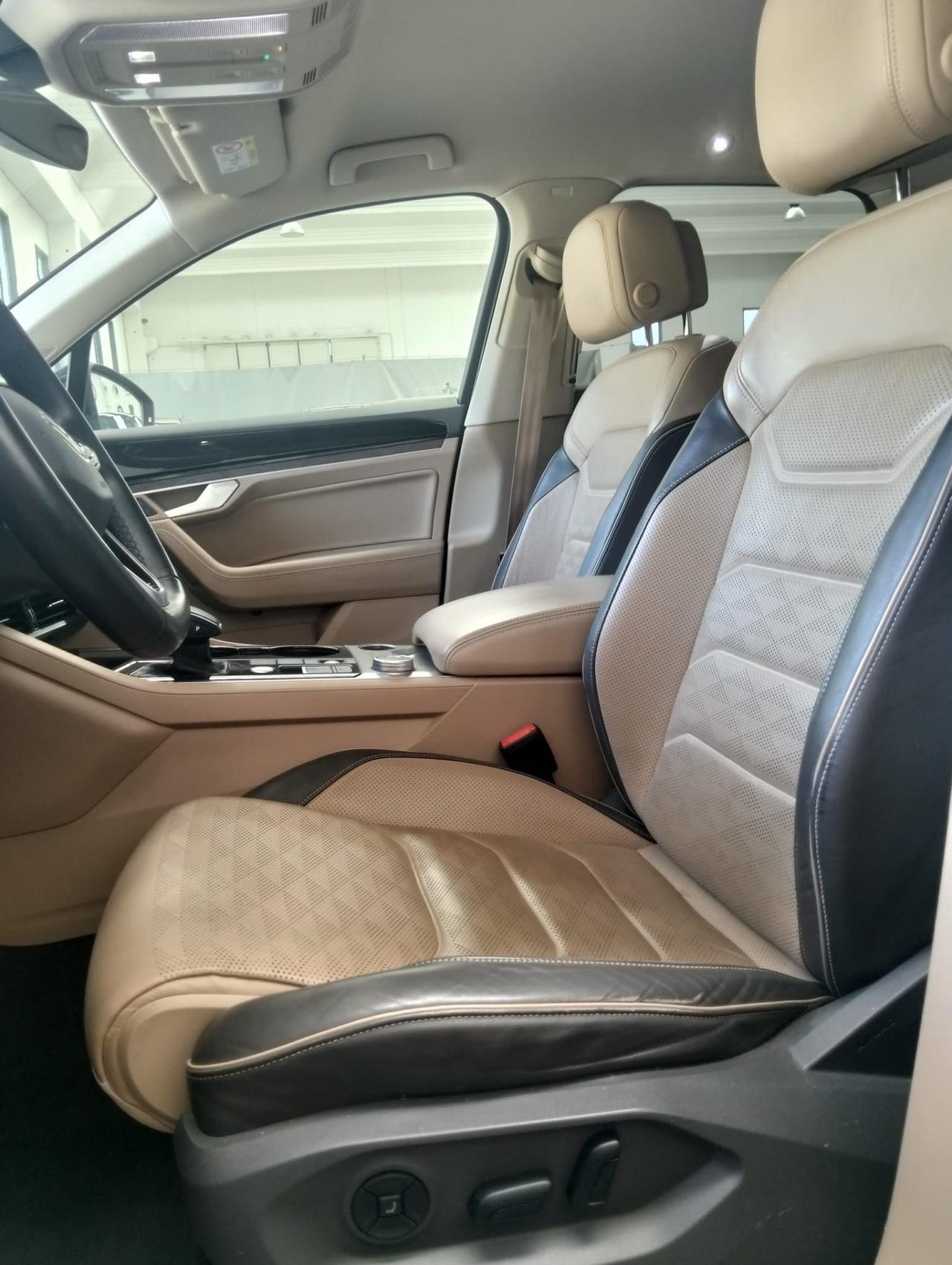 Volkswagen Touareg 3.0 V6 TDI SCR Atmosphere