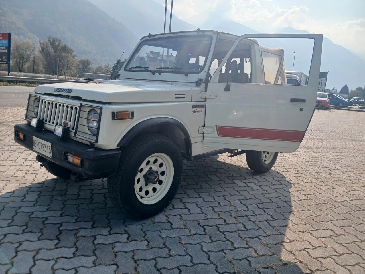 Suzuki SJ 410 SJ410 Cabriolet De Luxe