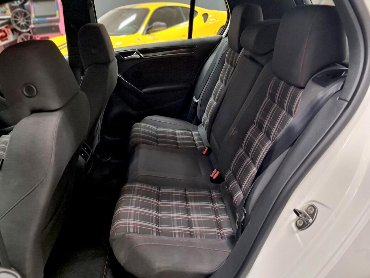 Volkswagen Golf GTI 2.0 TSI 5p.