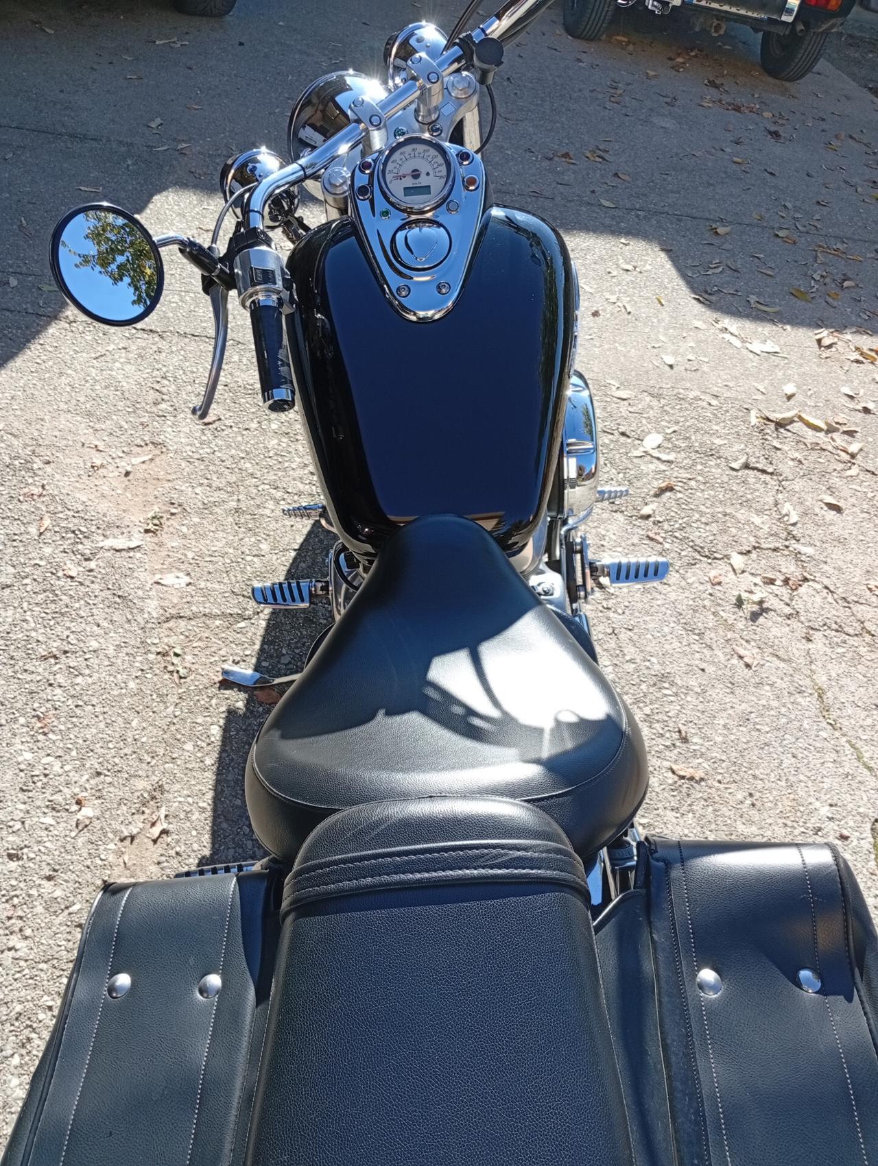 Honda VT 750 Shadow pronta a viaggiare