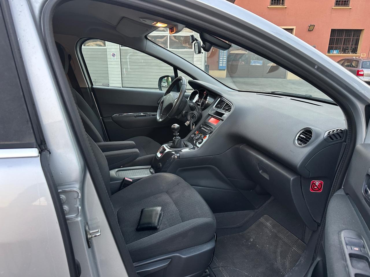 Peugeot 5008 1.6 HDi 112CV Business 5 posti