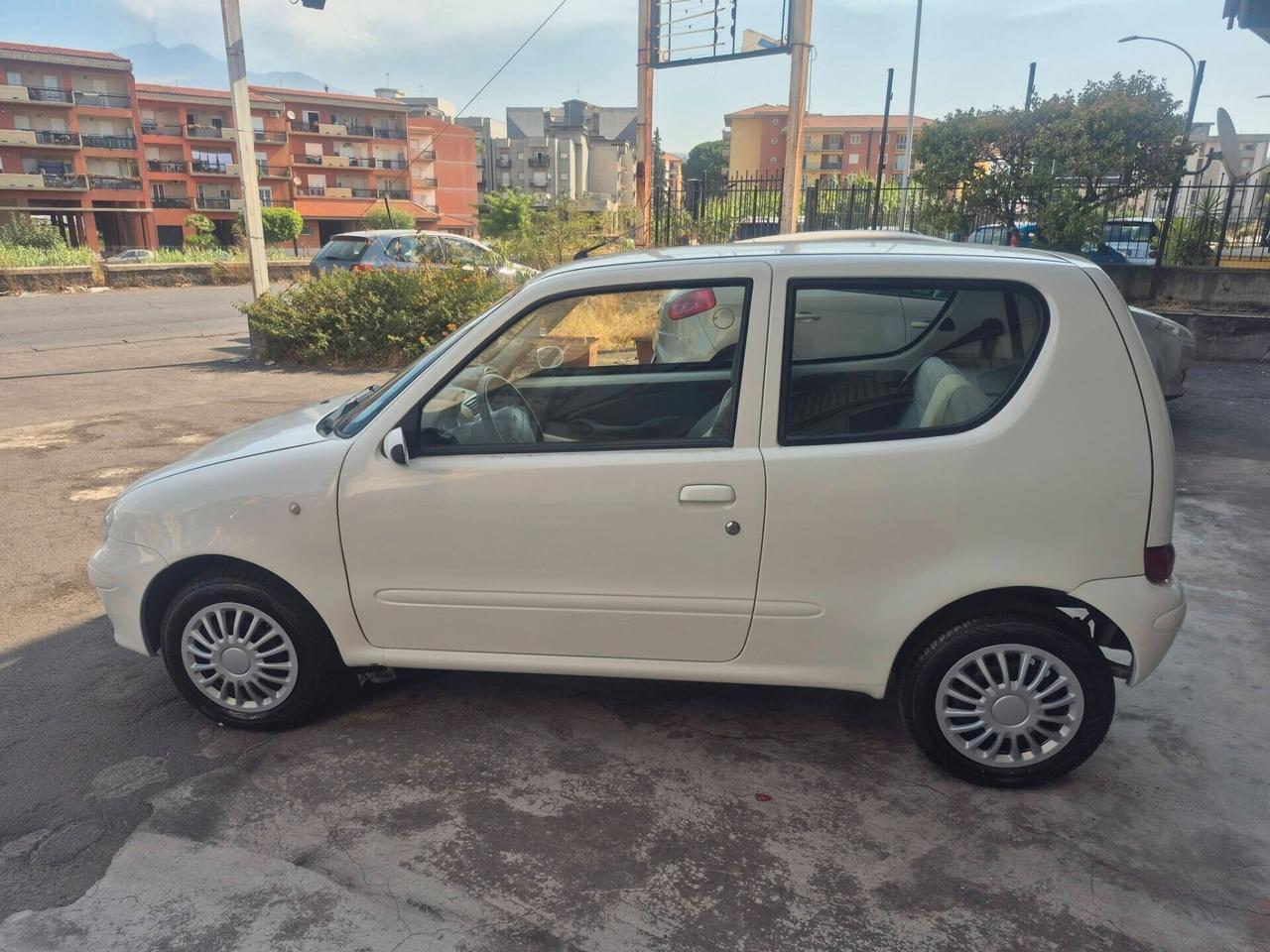 Fiat 600 1.1 Active CON SOLI 36000 KM O.C.C.A.S.I.O.N.E....