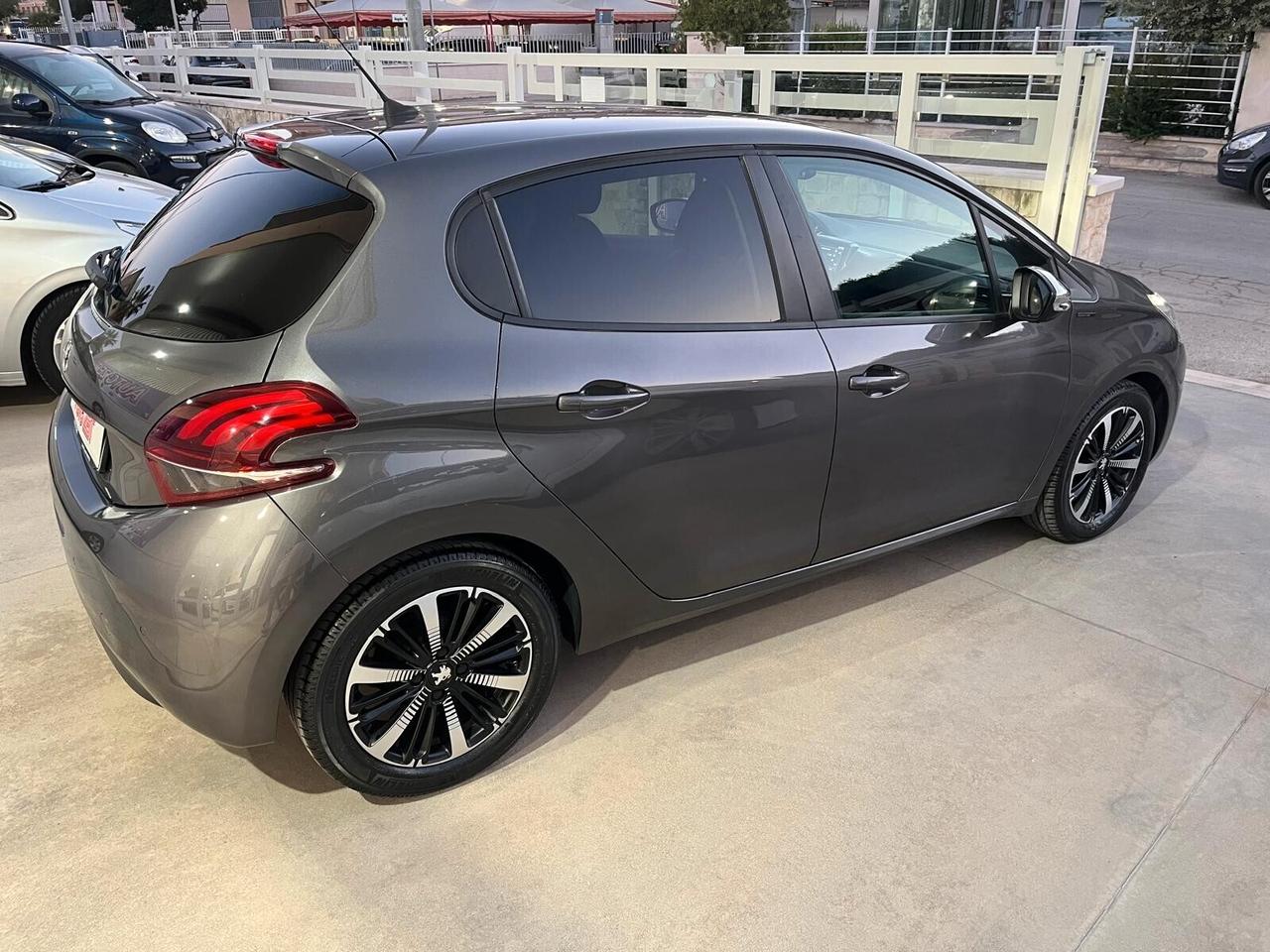 Peugeot 208 PureTech 83 S&S 5 porte Signature