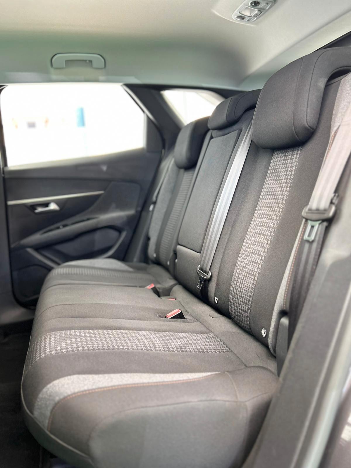 Peugeot 3008 BlueHDi 1.5 diesel 130 S&S EAT8 Active Business