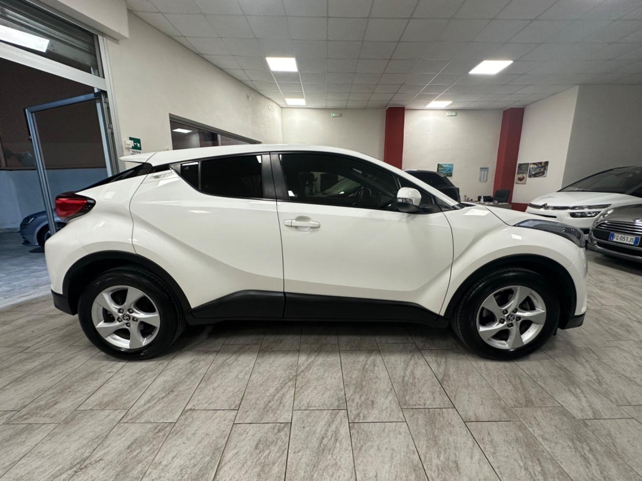 Toyota C-HR 1.2 Turbo Business