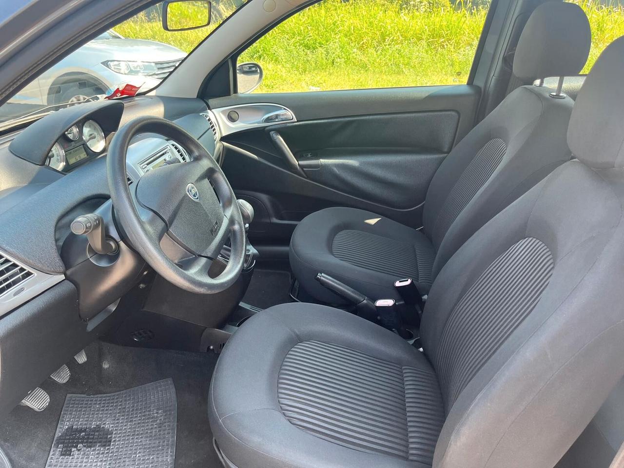Lancia Ypsilon 1.2 **NEOPATENTATI**