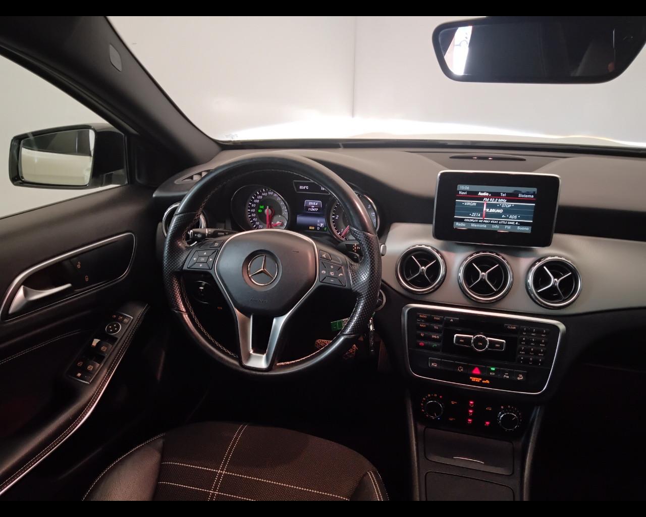 Mercedes-Benz GLA-X156 2014 - GLA 220 d (cdi) Sport 4matic 170cv auto