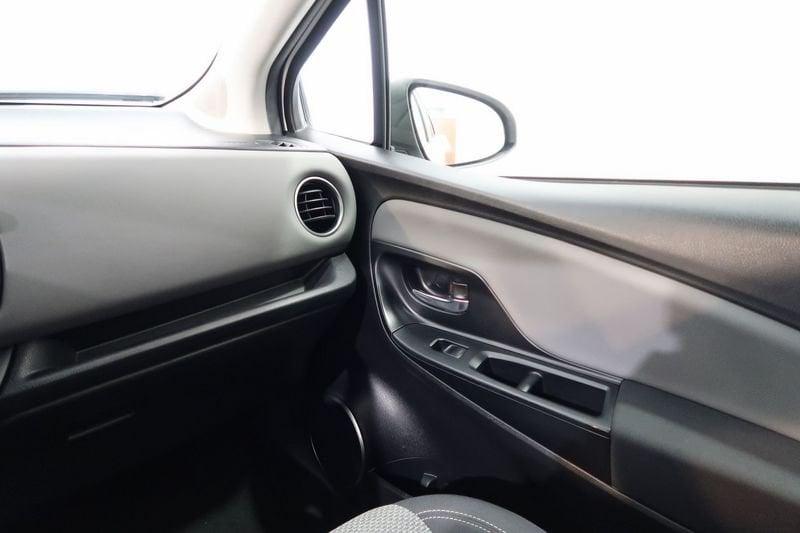 Toyota Yaris Yaris 5p 1.5h Active my16