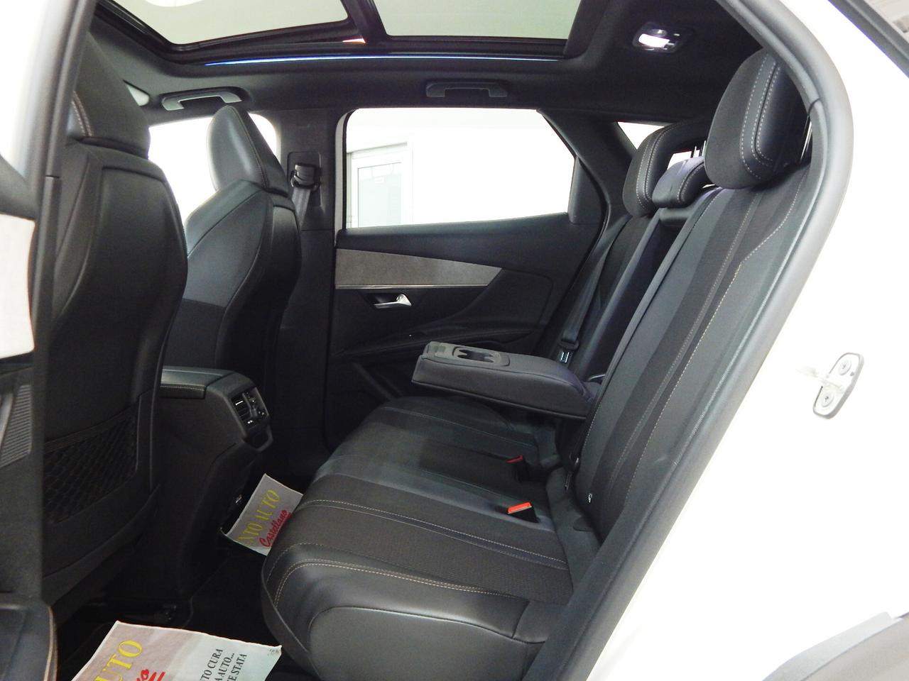 Peugeot 3008 1.5 bluehdi GT Pack EAT8 TETTO-NAVI-PELLE-PARK-LED