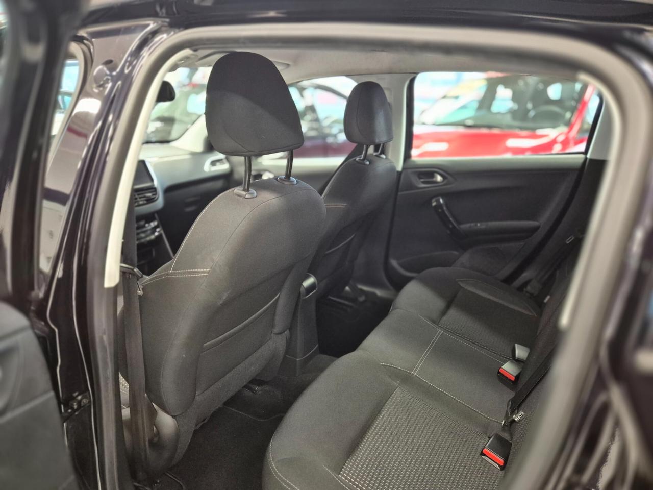Peugeot 208 PureTech 82 5 porte Allure
