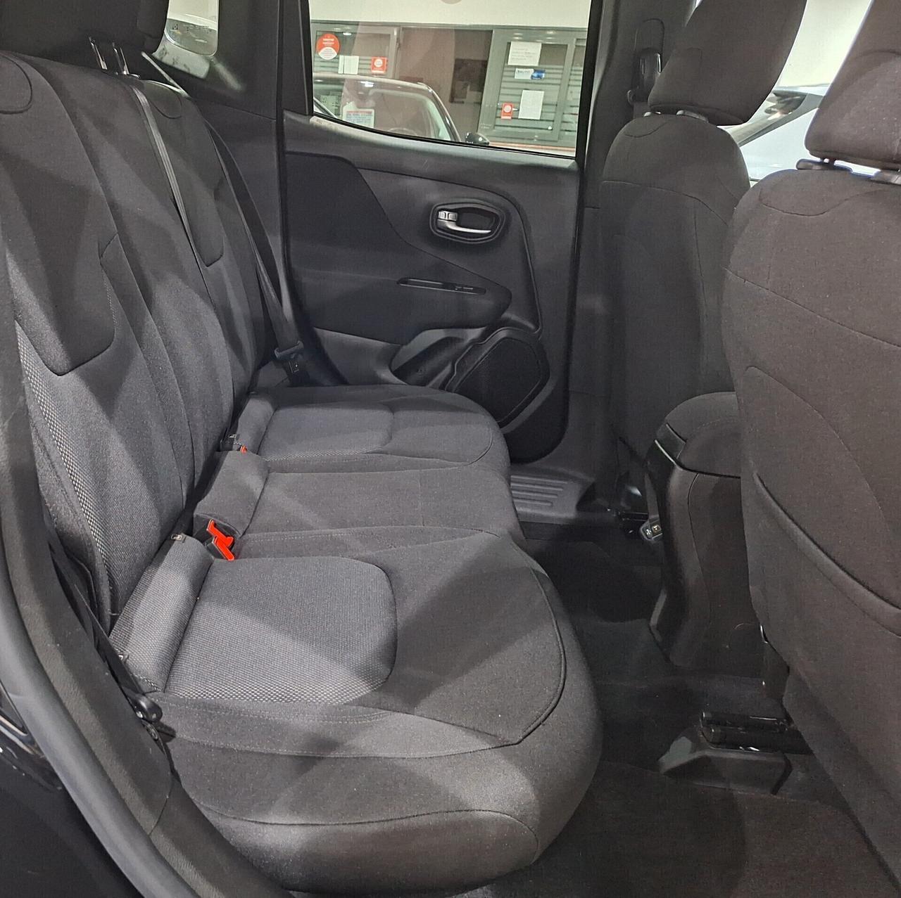 Jeep Renegade 1.6 Mjt TOTAL BLACK MET 22.928 Km