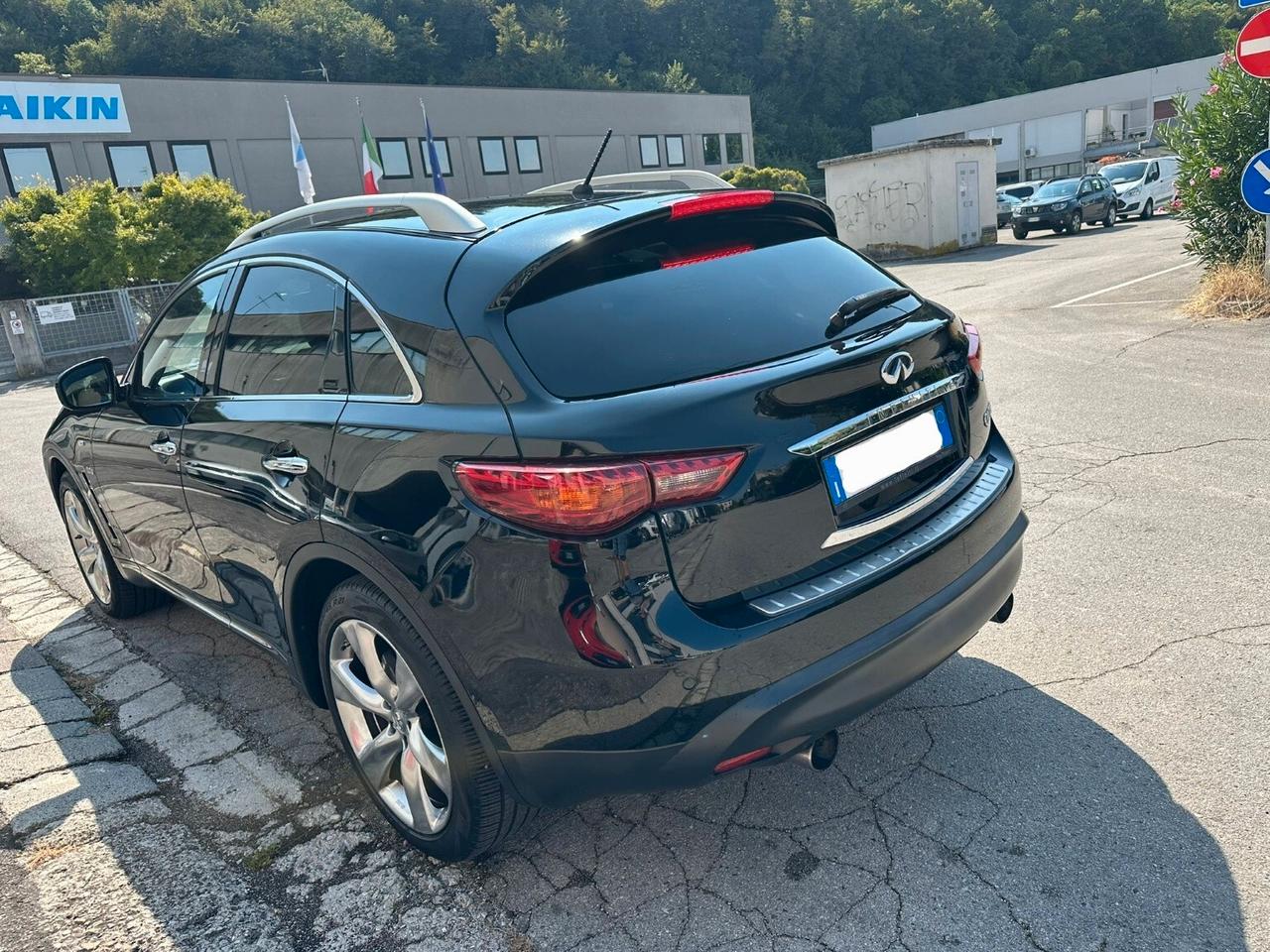 Infiniti QX70 3.0 diesel V6 AT GT Premium